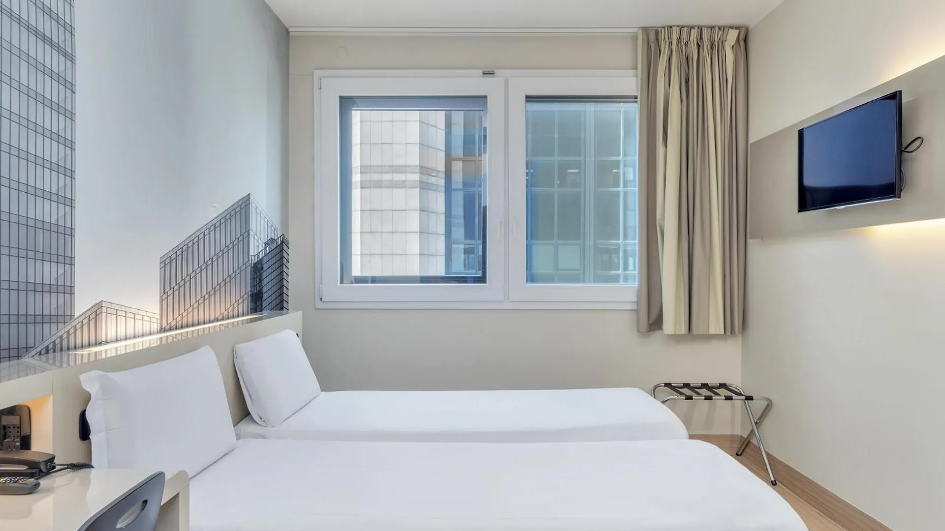 B&B Hotel Milano Cenisio Garibaldi 3*, Milan Italy